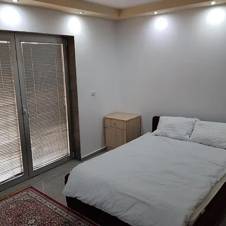 Ika 3 Apartment